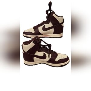 W Nike Dunk High. Size 5.5